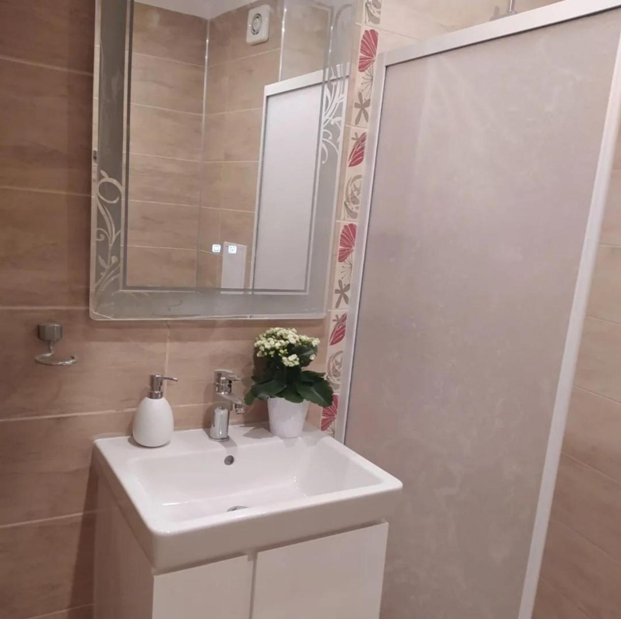 Art Apartment Kiril And Metodi Square Burgas Ngoại thất bức ảnh