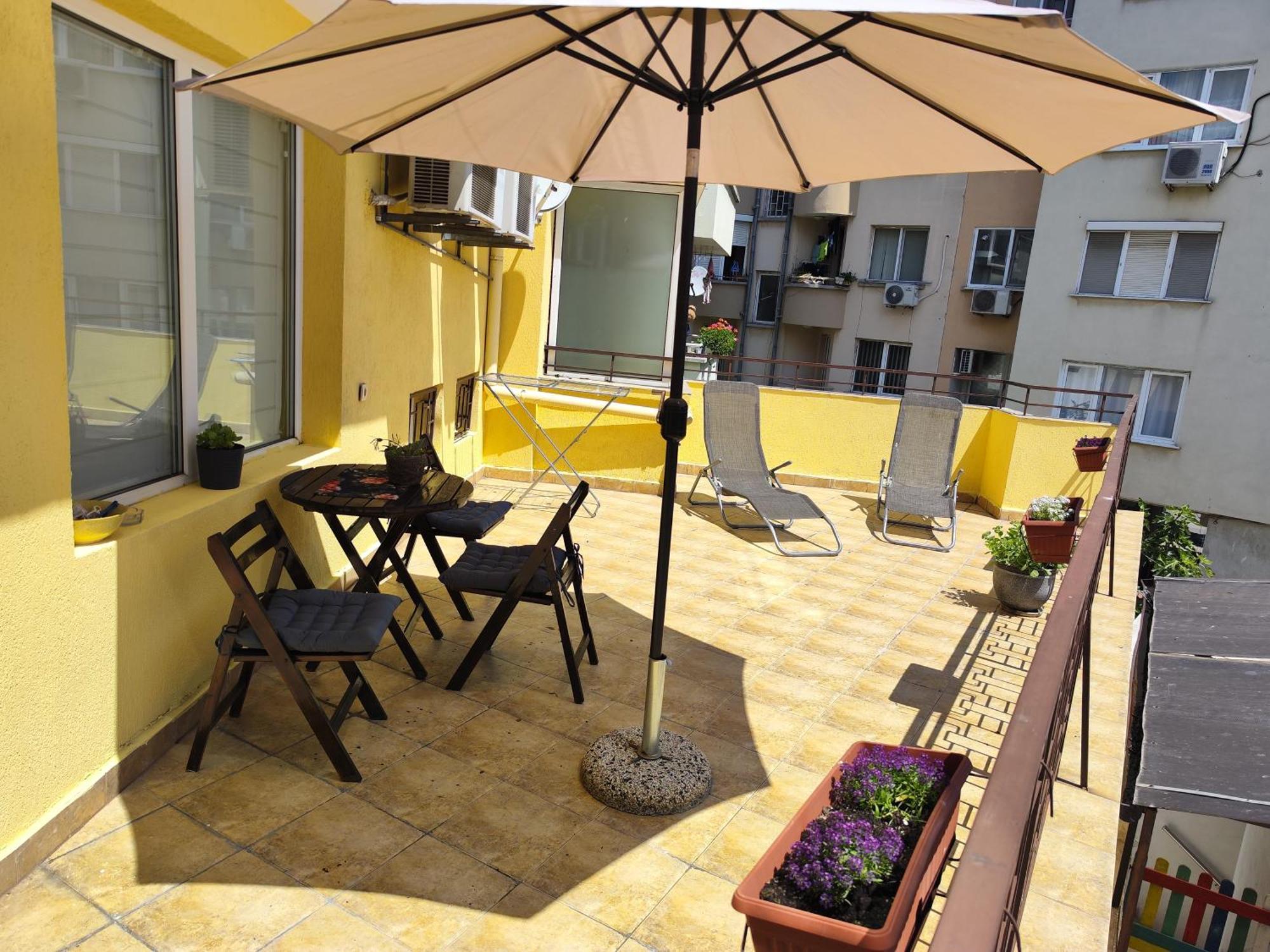 Art Apartment Kiril And Metodi Square Burgas Ngoại thất bức ảnh