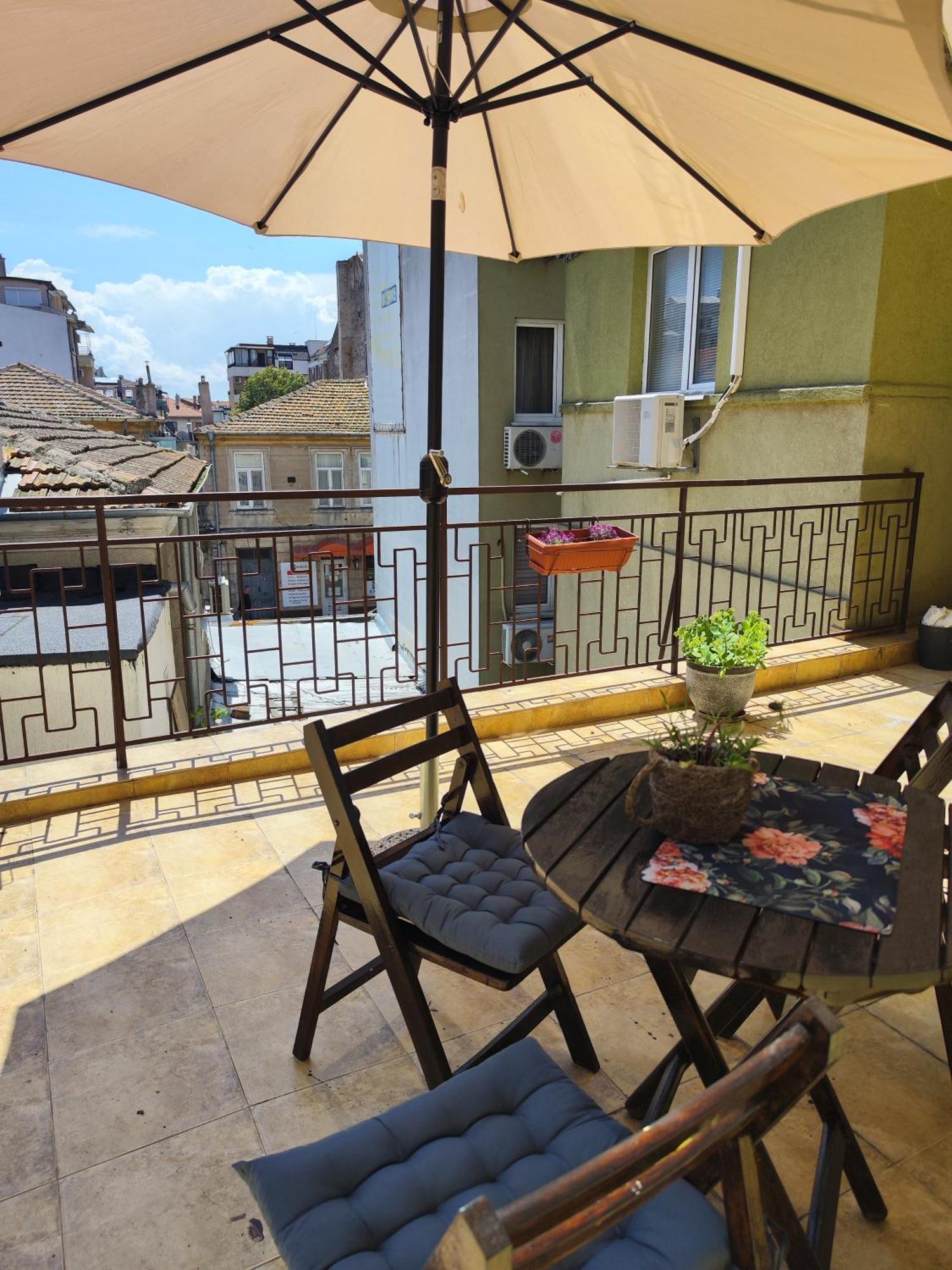 Art Apartment Kiril And Metodi Square Burgas Phòng bức ảnh