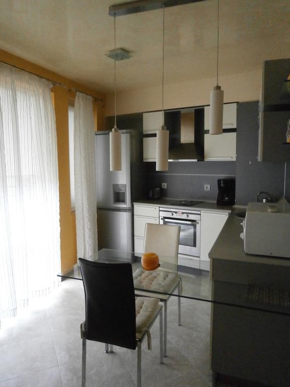 Art Apartment Kiril And Metodi Square Burgas Phòng bức ảnh