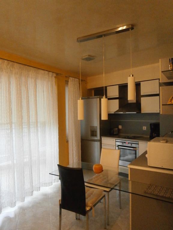 Art Apartment Kiril And Metodi Square Burgas Ngoại thất bức ảnh