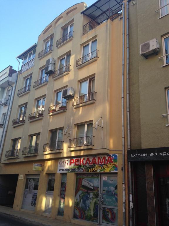 Art Apartment Kiril And Metodi Square Burgas Phòng bức ảnh