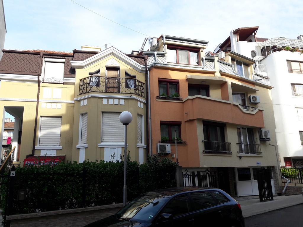 Art Apartment Kiril And Metodi Square Burgas Ngoại thất bức ảnh